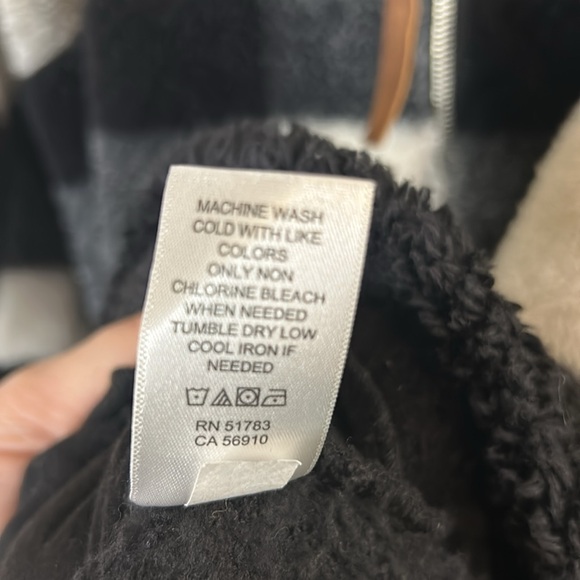 Maurice’s Oversized Teddy Pullover - Picture 5 of 7